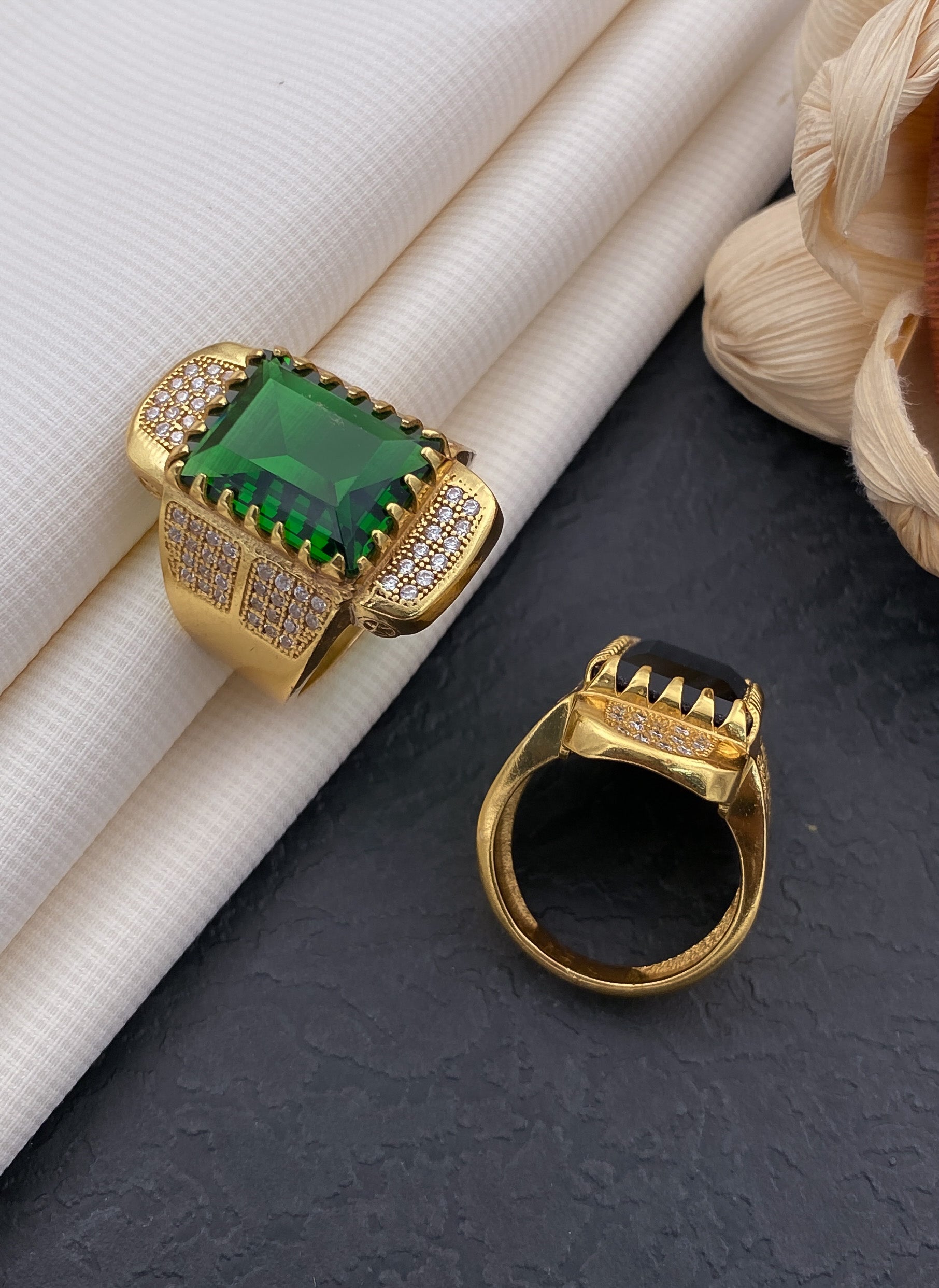 Four wheel green stone ring diamonds for men